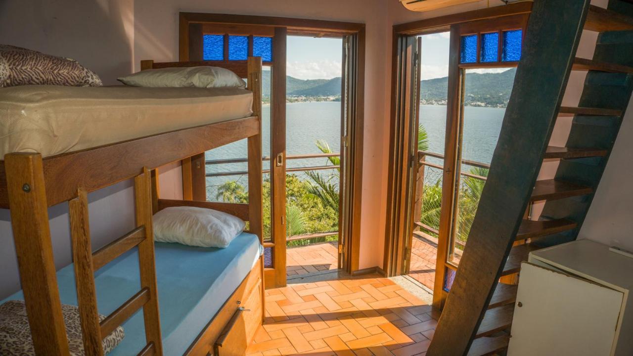 Sunset Backpackers Hostel *