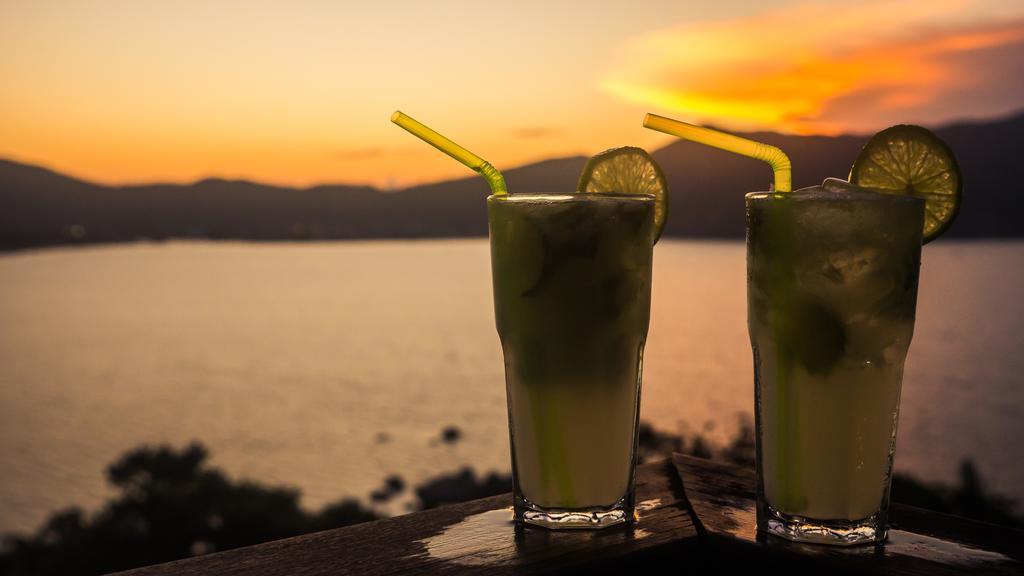 Sunset Backpackers *